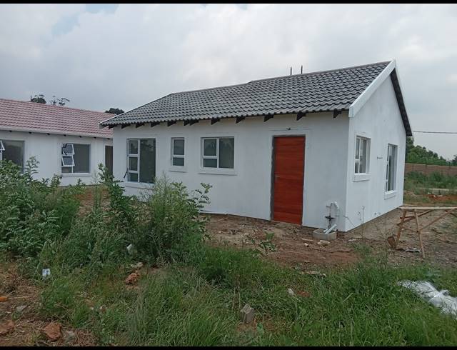 2 BEDROOM FREEHOLD FOR SALE IN REIGERPARK